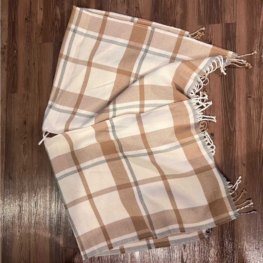 Abercrombie & Fitch Tan and White Plaid Scarf